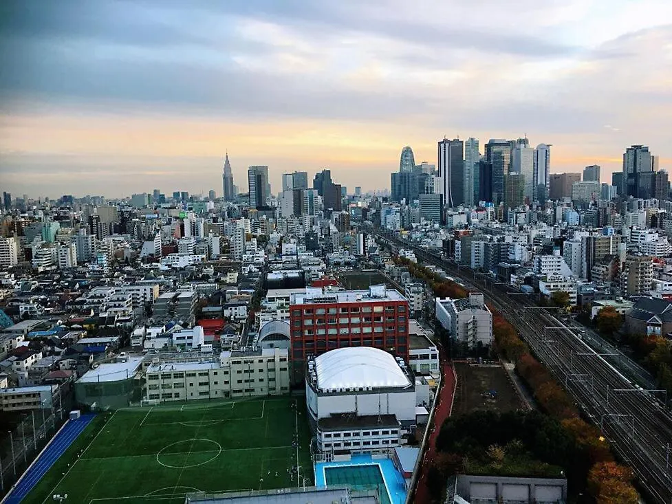 新宿新大久保駅徒歩3分120M一軒家貸切り contacts